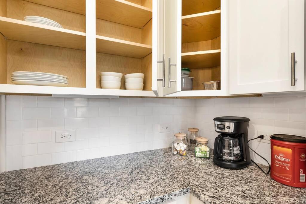 Stylish New Condo In คองคอร์ด ภายนอก รูปภาพ